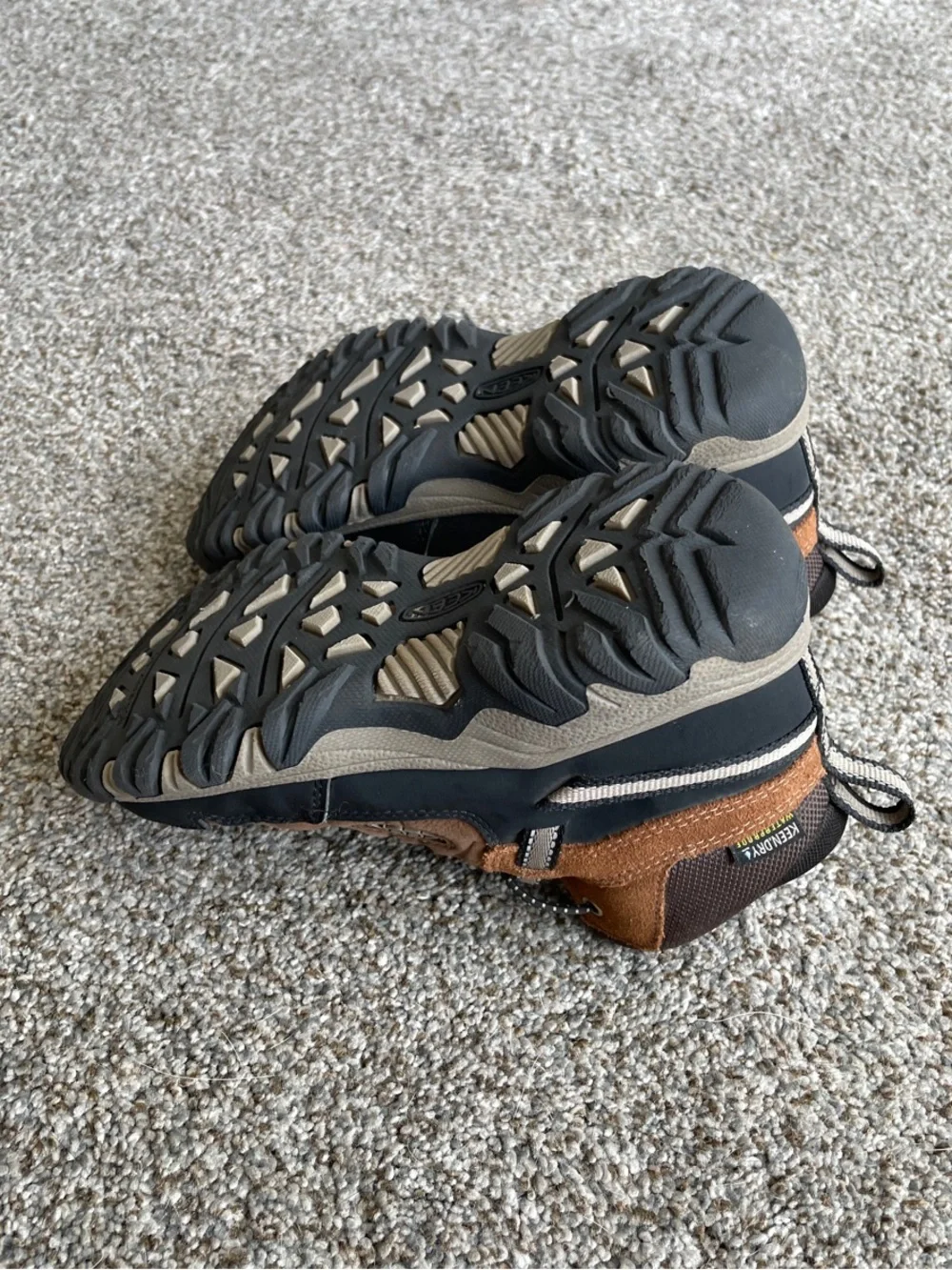 Keen Targhee IV mid hiking boots brown waterproof leather - big kids size 2
